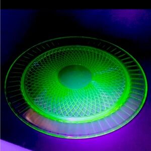 Uranium Glass Diamond Optic Extra LargeRound Serving Platter